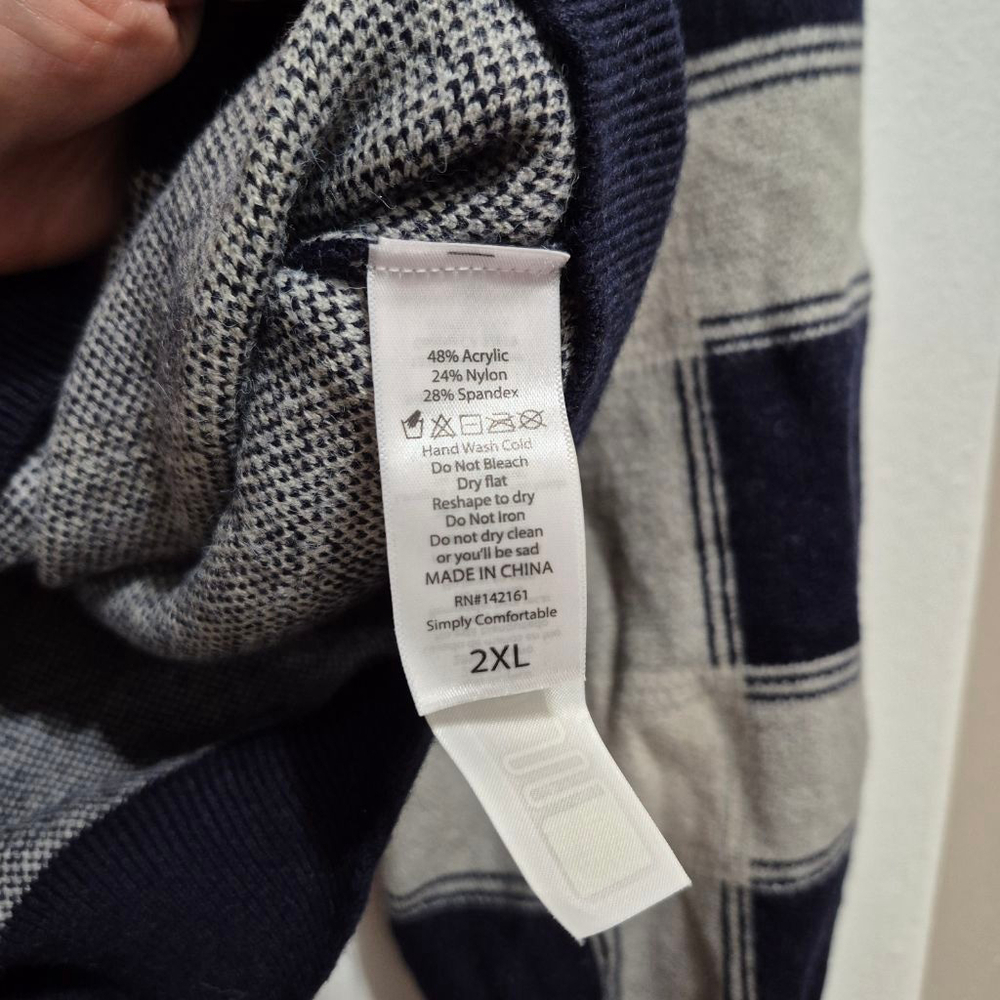 LuLaRoe Piper balloon sleeve sweater in a blue and gray plaid sz 2x - Picture 5 of 7